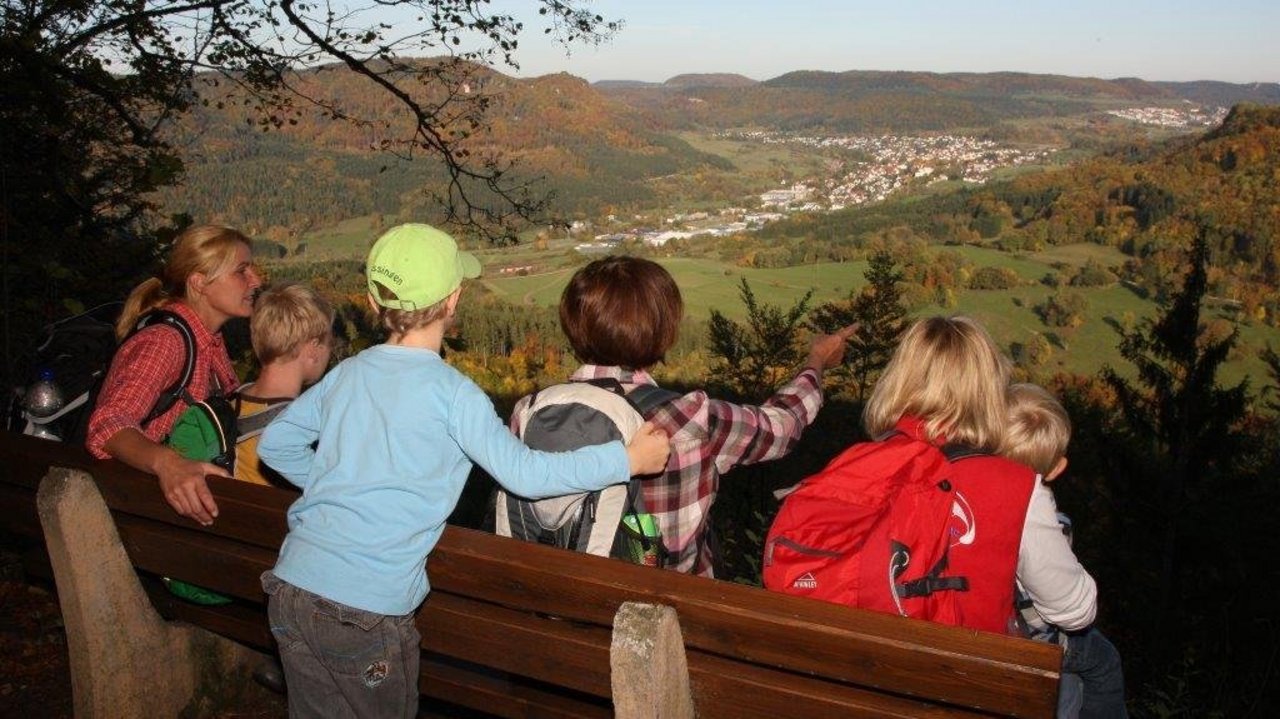 Blick vom Kübelhansfels ins Eyachtal