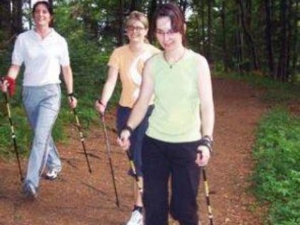 Nordic Walking durch den Wald