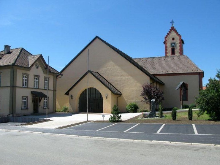 St. Jakobuskirche mit Pfarrhaus