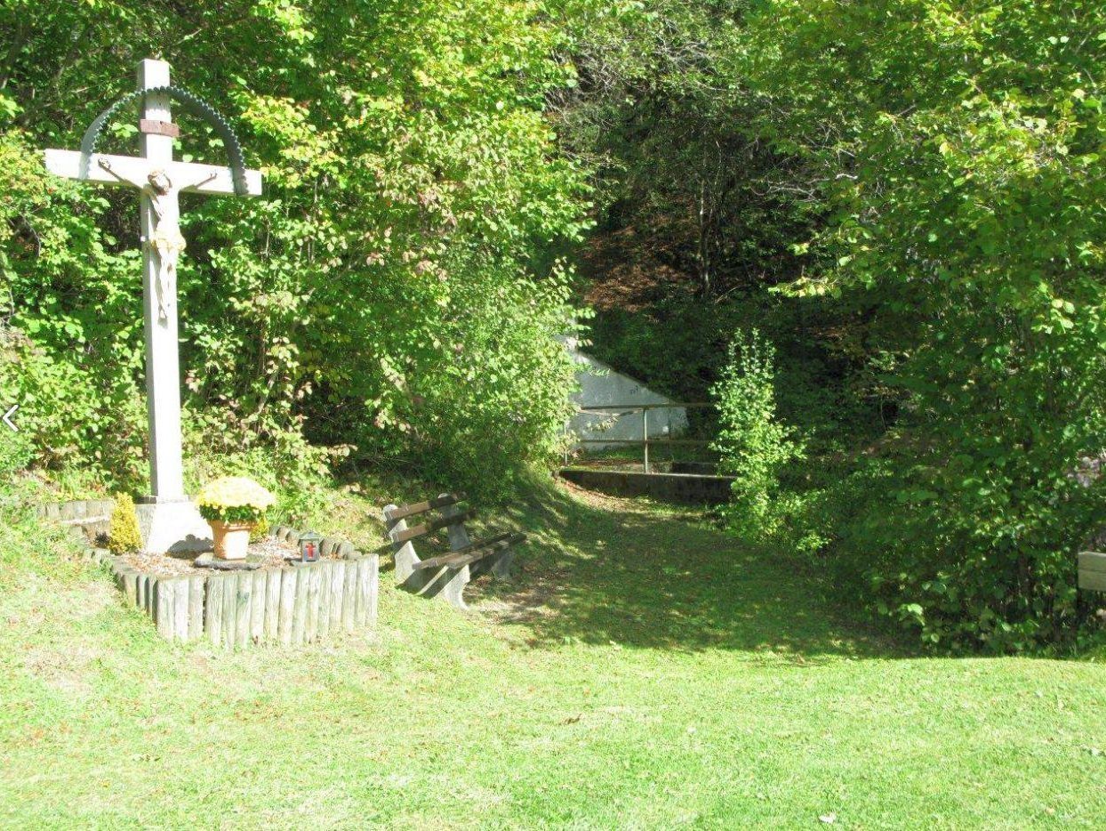 Feldkreuz bei der Lochbrunnenquelle